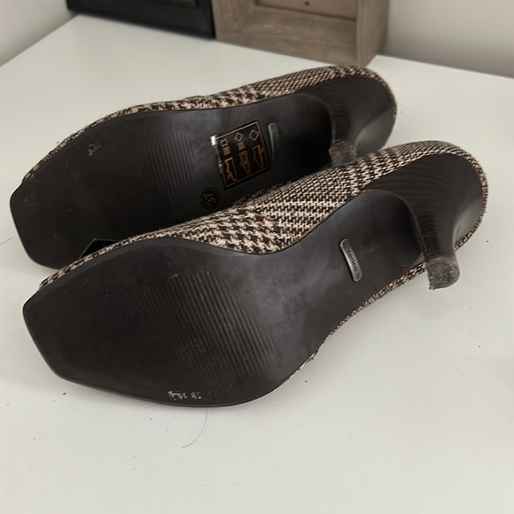 Brown Houndstooth Heels - Picture 4 of 4